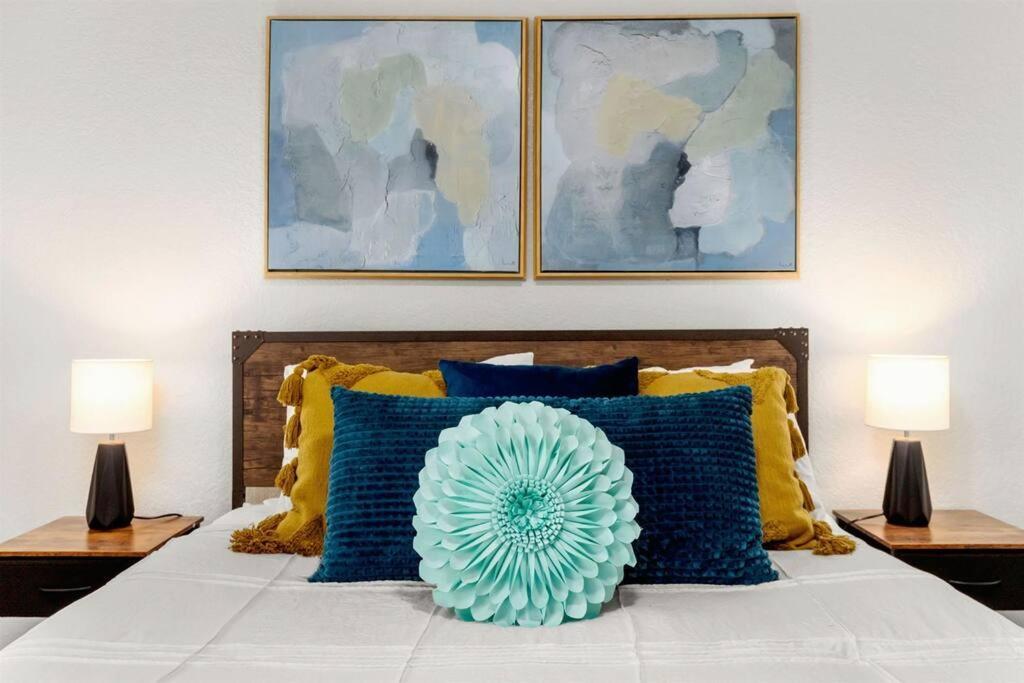 Golden Chest - Modern - Utsa - Fast Wifi Holiday home San Antonio