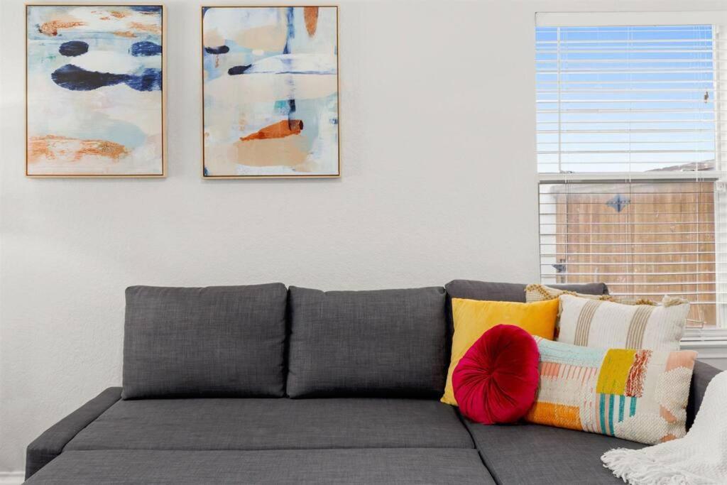 Golden Chest - Modern - Utsa - Fast Wifi Holiday home